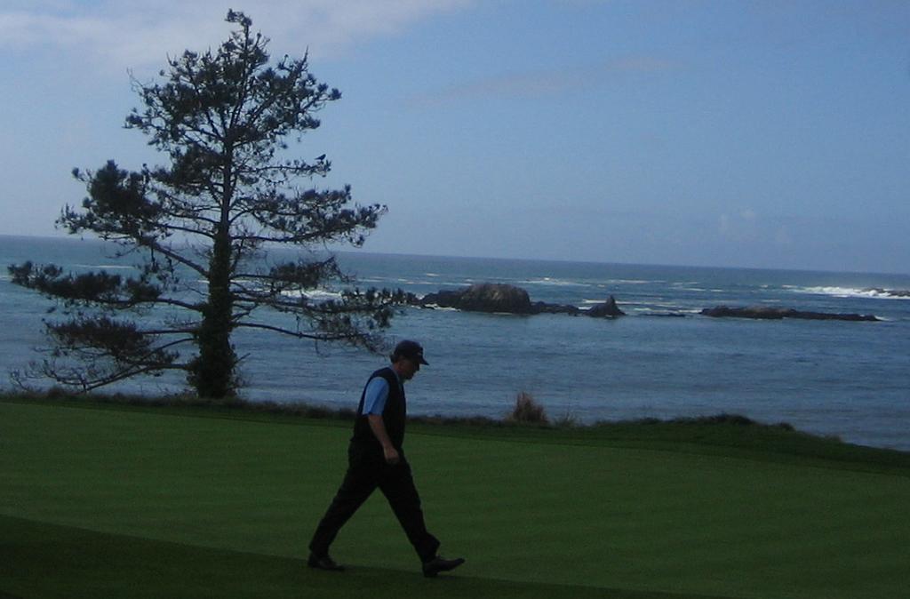 Pebble2007 045 And nobody could find his ball, so Mickelson had to walk back to the tee and hit again